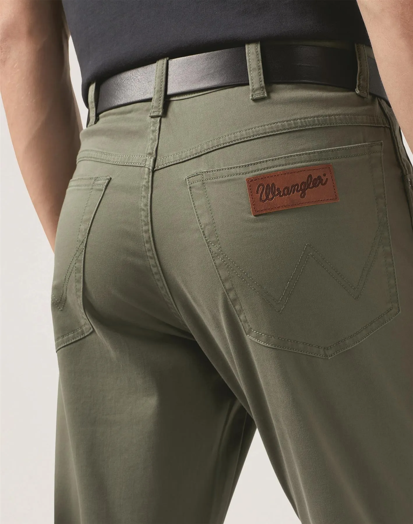 Wrangler Texas 822 Authentic Slim Chino Trouser In Dusty Olive And Plaza Taupe Waist 38 -44