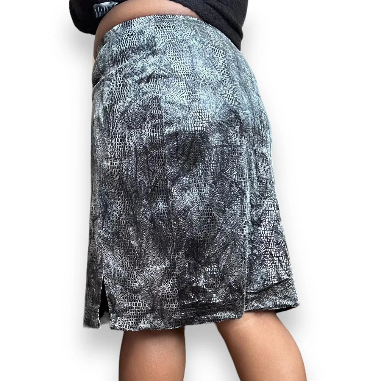 Y2K-Era Snakeskin  Midi Skirt (M)