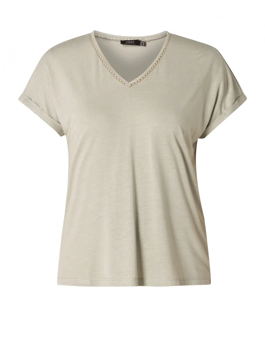 Yesta V-neck Tee Goldy