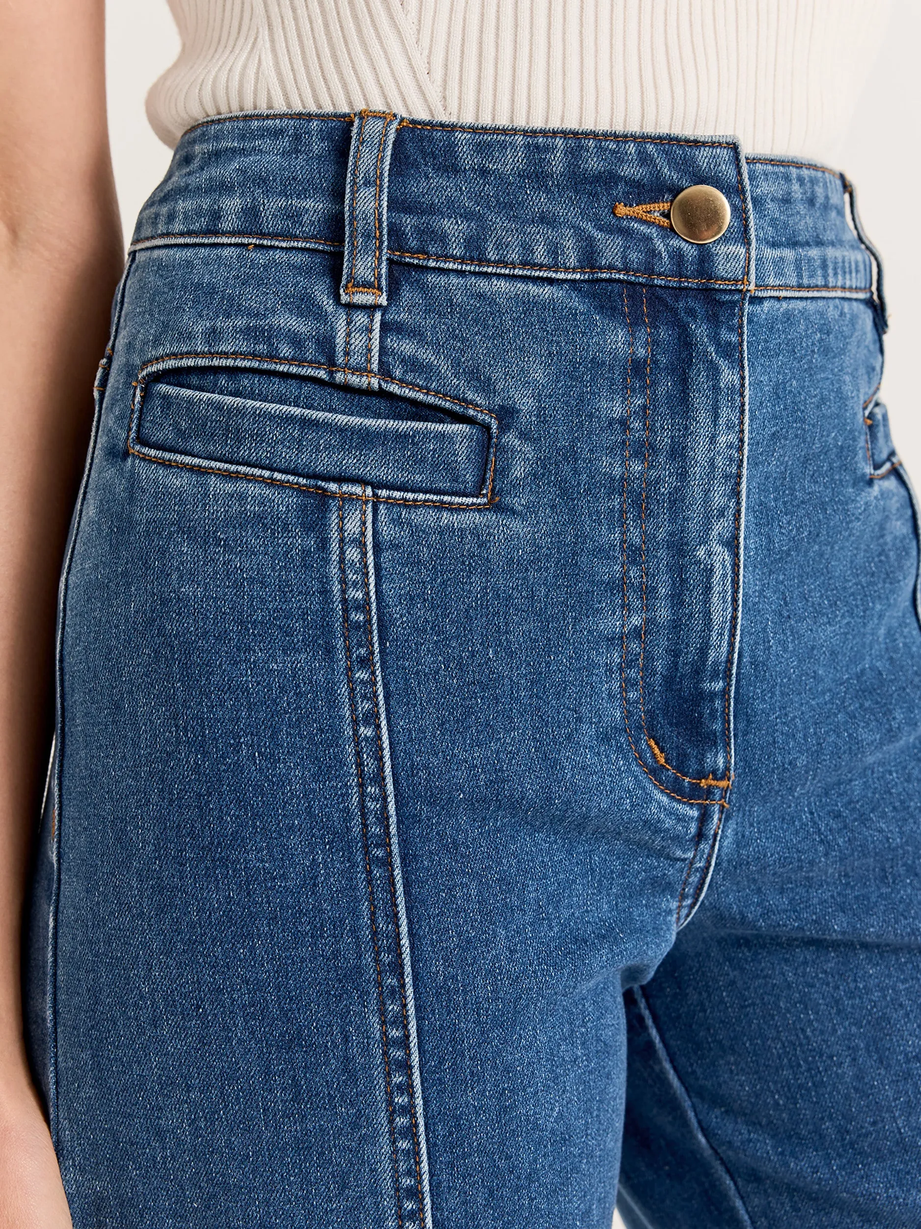 Georgie Jean Non Restrictive Fit